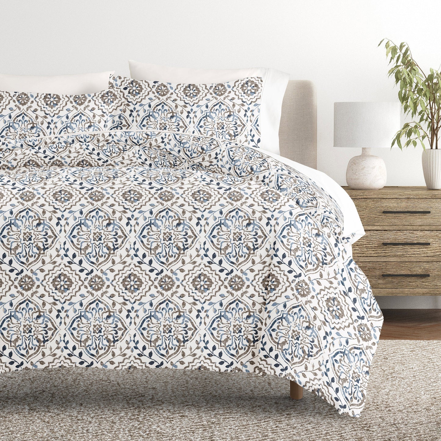 Oasis Patterned Duvet Cover Set