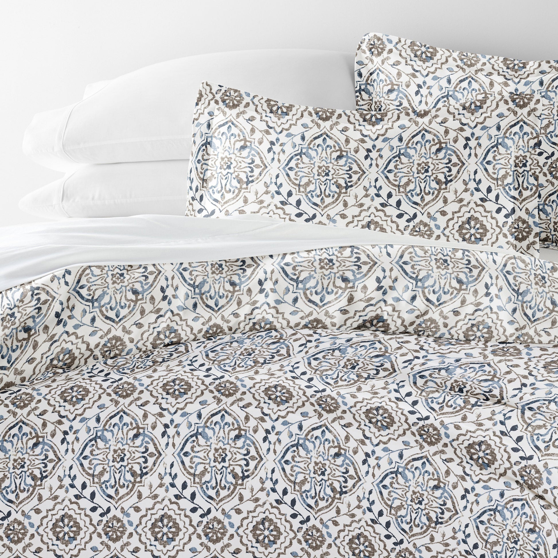 Oasis Patterned Duvet Cover Set