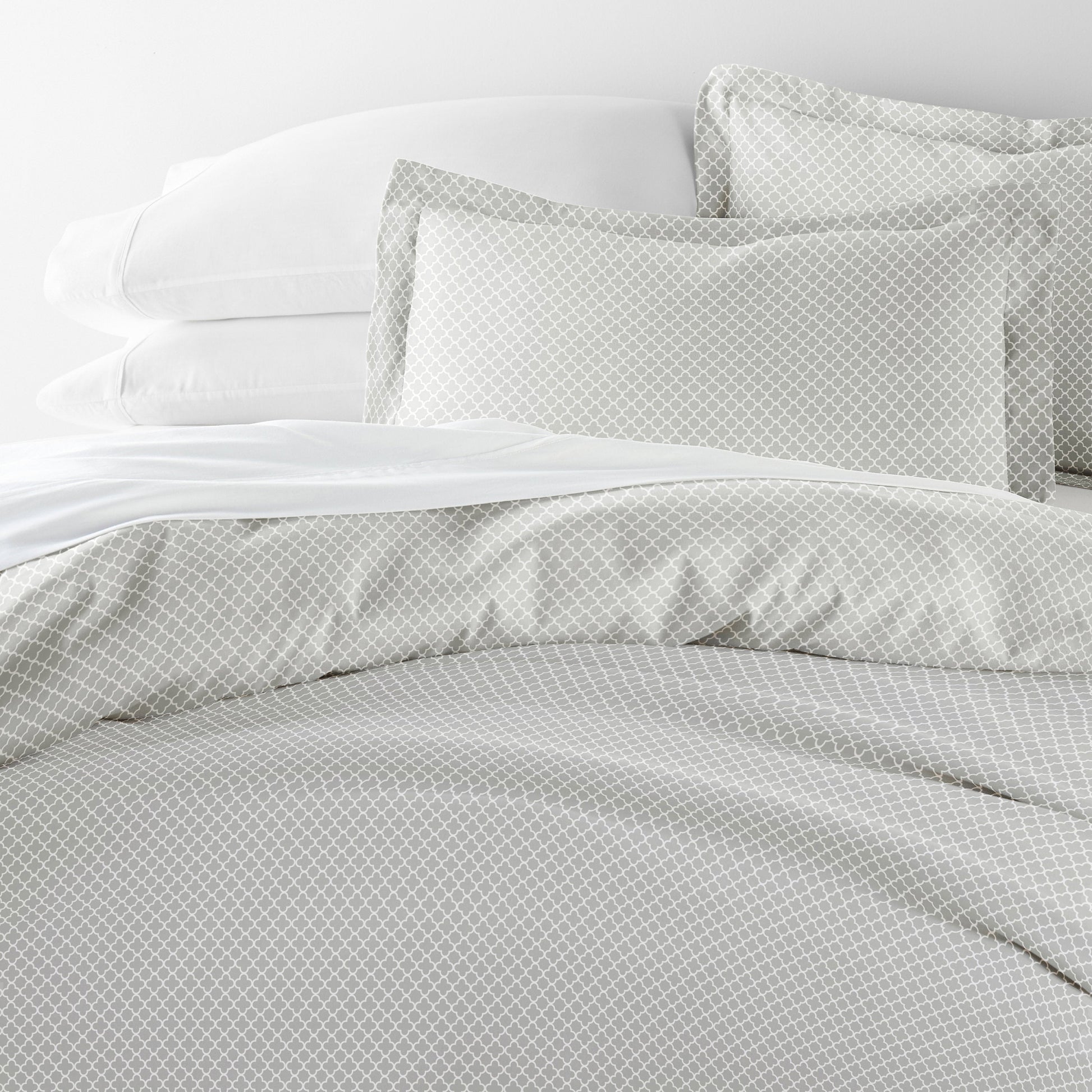 Quatrefoil Patterned Duvet Cover Set