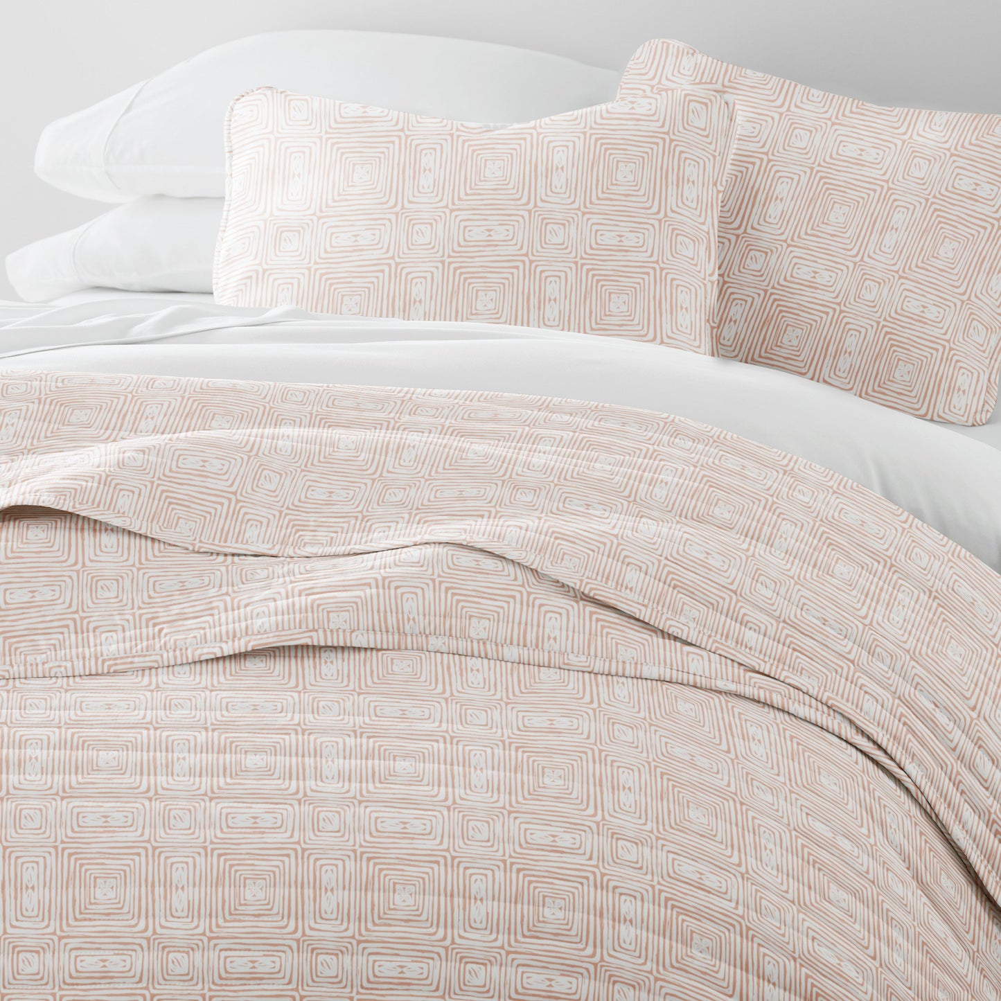 Geometric Maze Patterned Quilted Coverlet Set