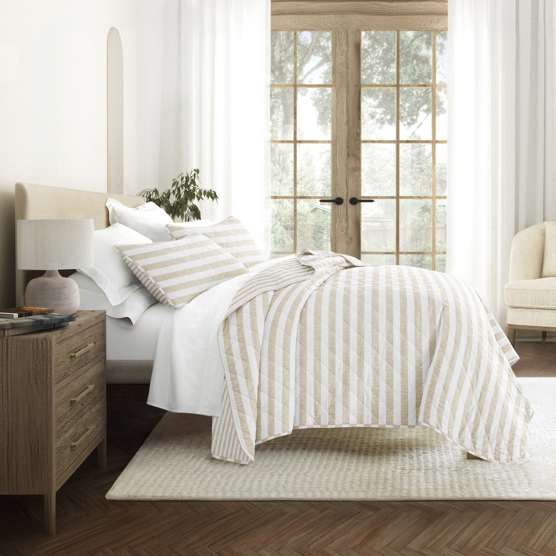 Classic Stripe Patterned Quilted Coverlet Set