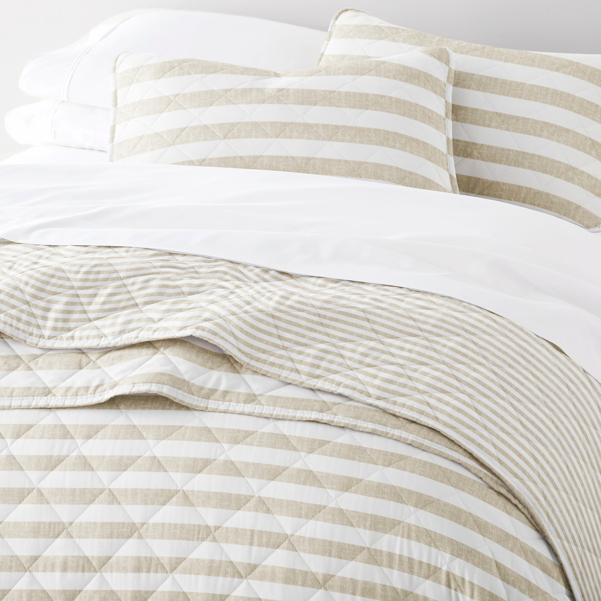 Classic Stripe Patterned Quilted Coverlet Set