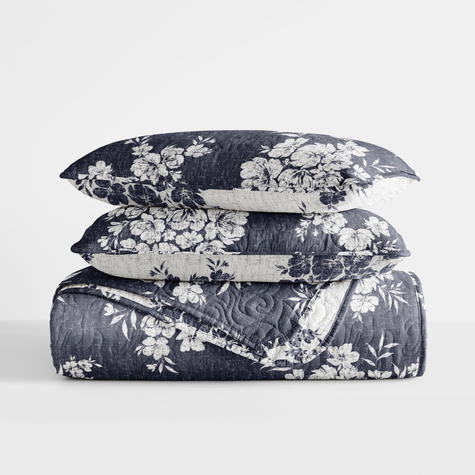 Distressed Bouquet Patterned Quilted Coverlet Set