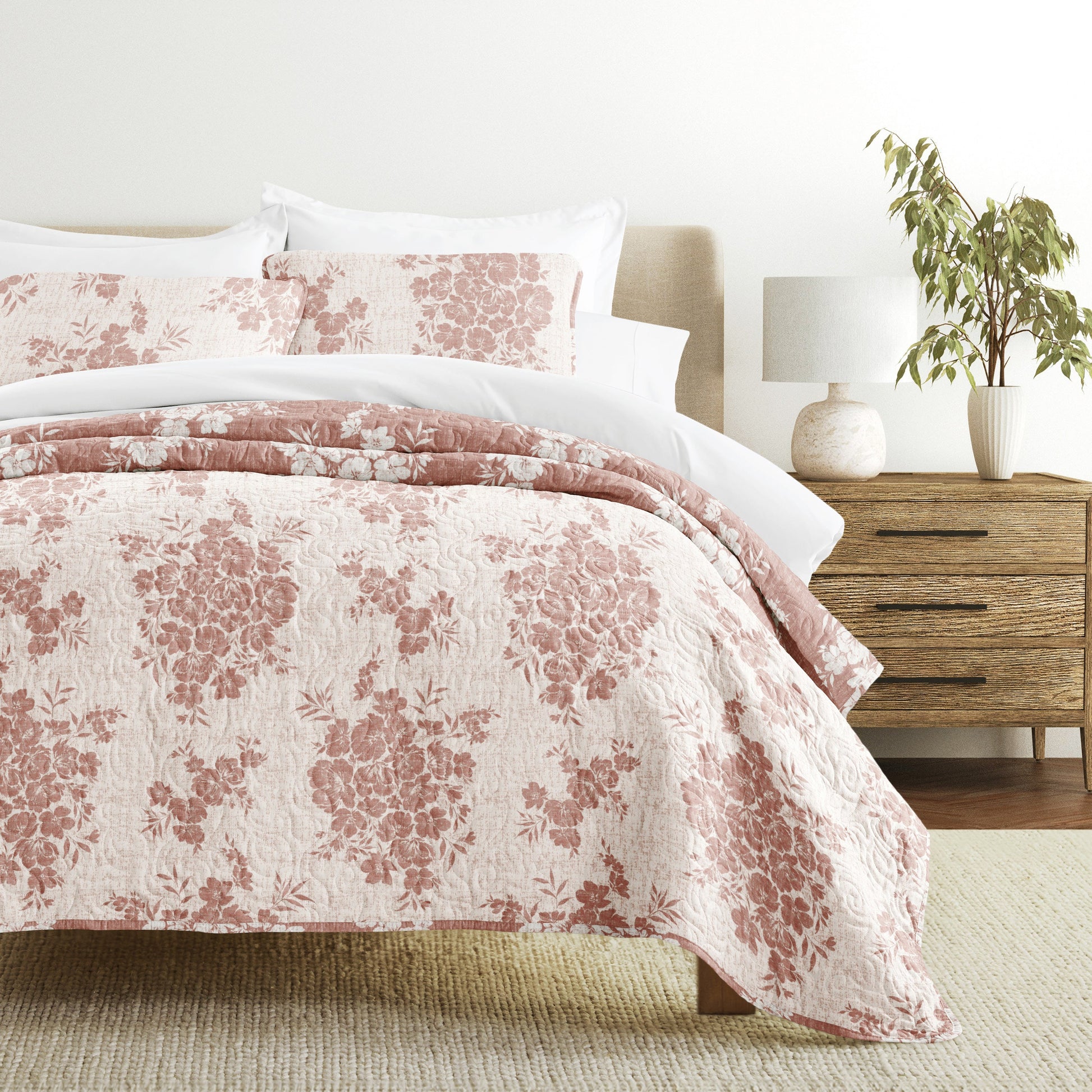 Distressed Bouquet Patterned Quilted Coverlet Set
