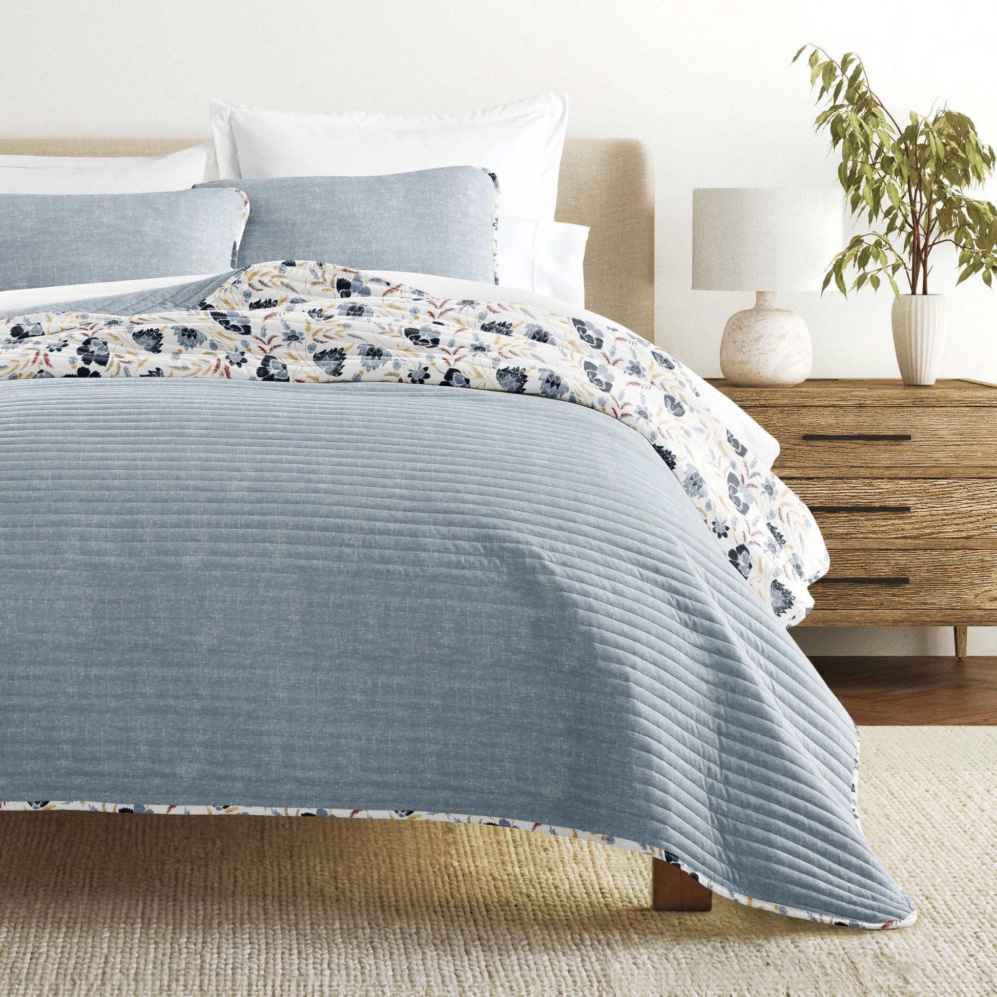 French Jacobean Patterned Quilted Coverlet Set
