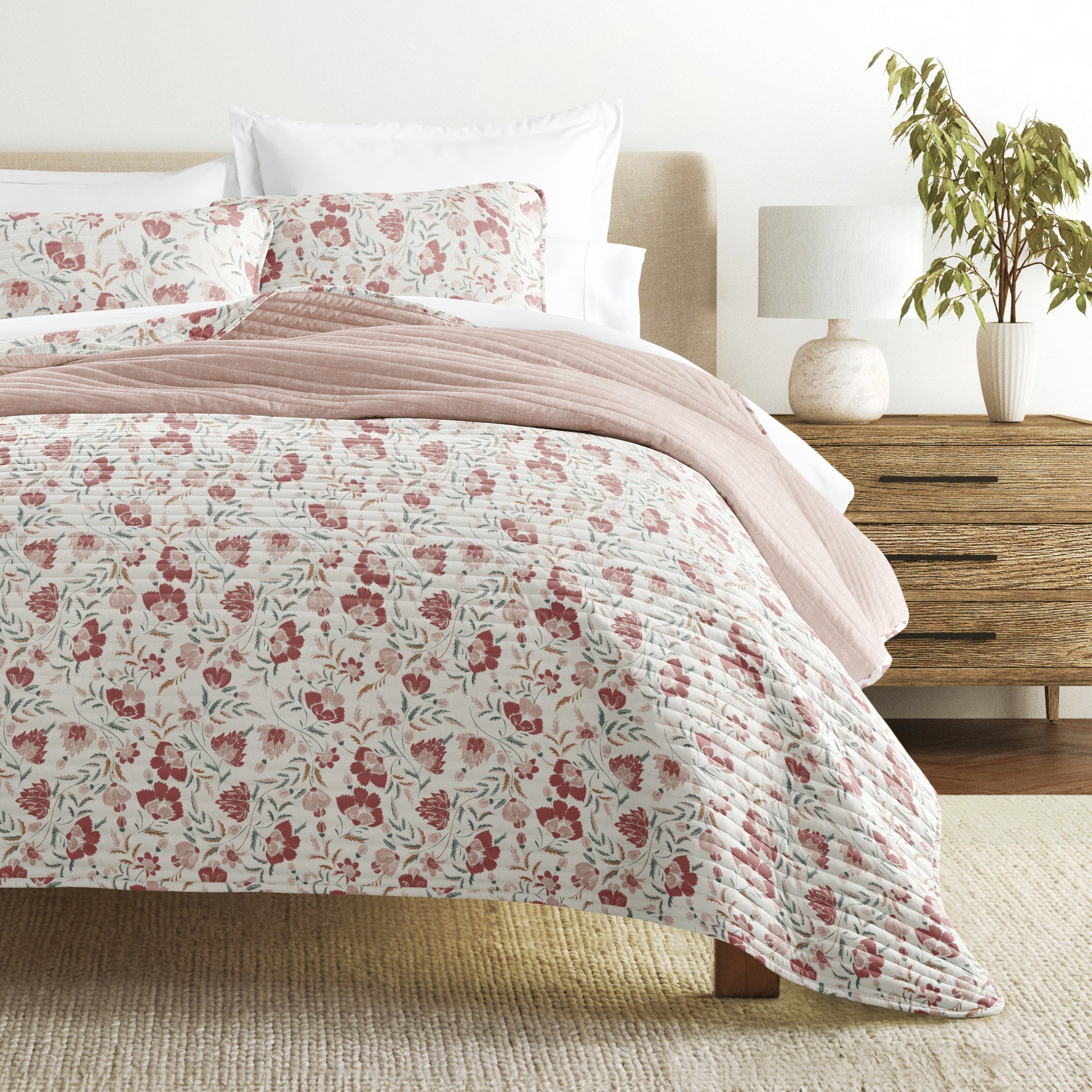 French Jacobean Patterned Quilted Coverlet Set