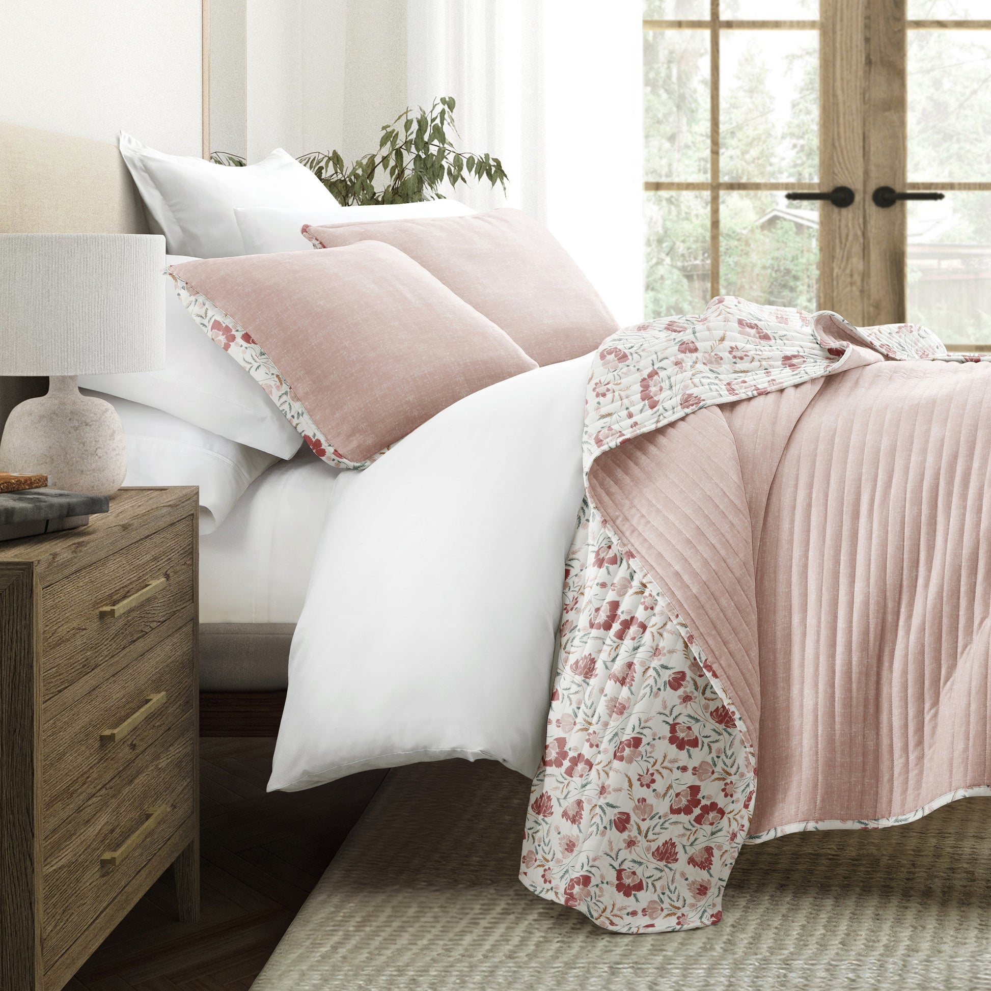 French Jacobean Patterned Quilted Coverlet Set