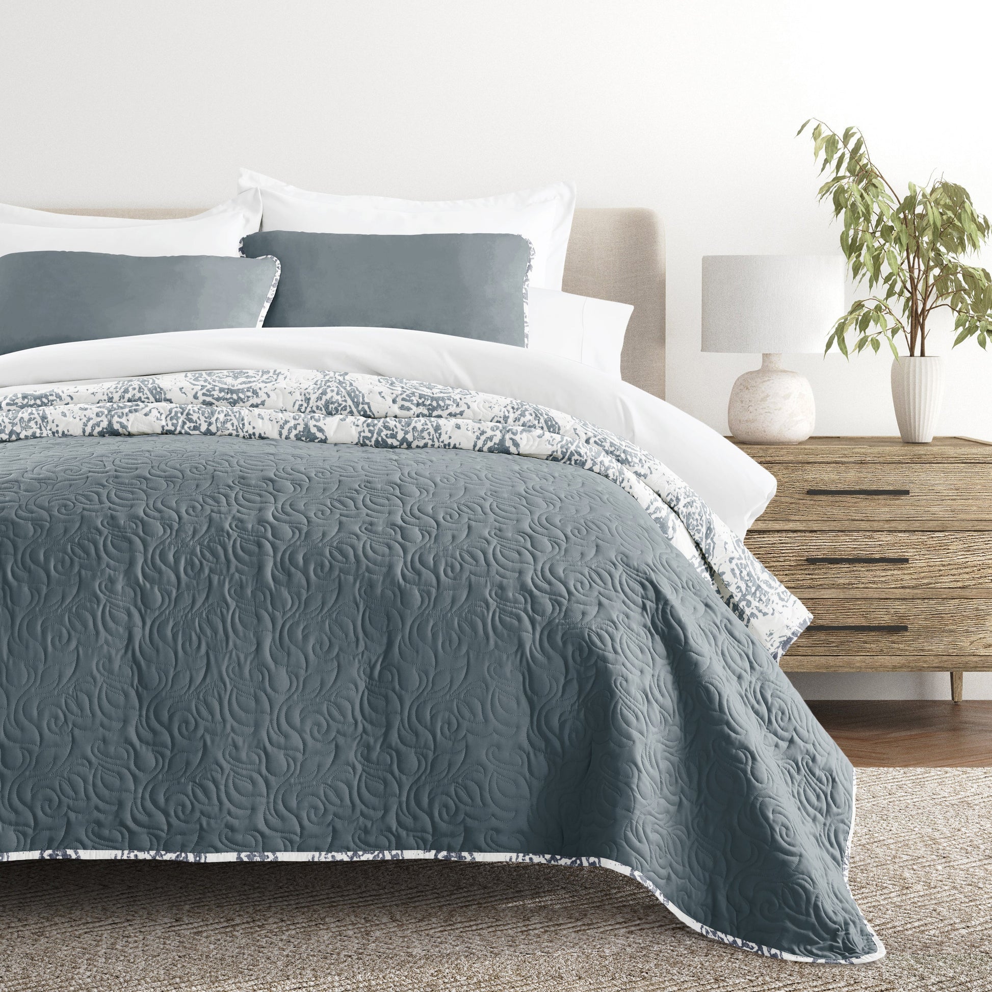 Classic Damask Patterned Reversible Quilted Coverlet Set