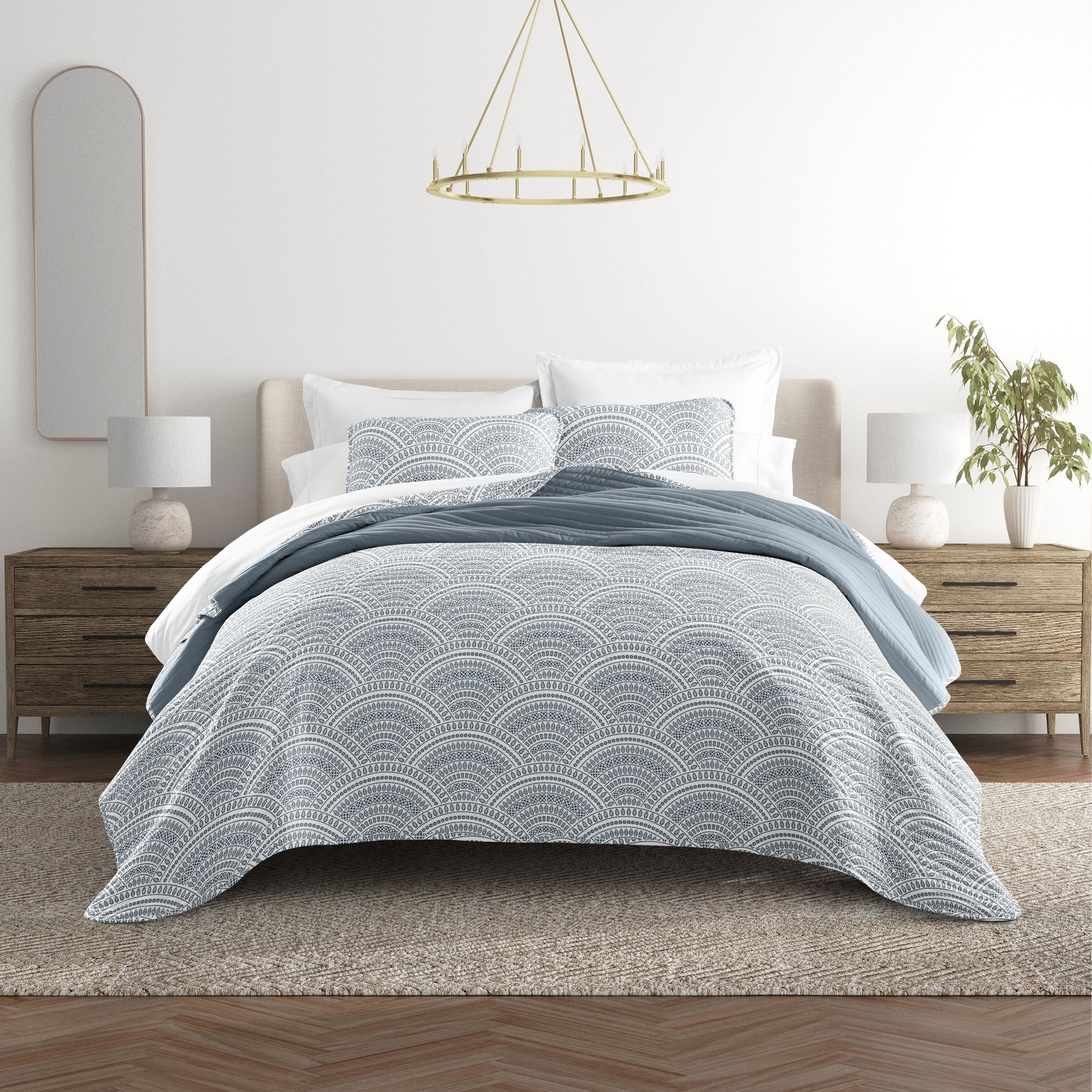 Scalloped Patterned Reversible Quilted Coverlet Set