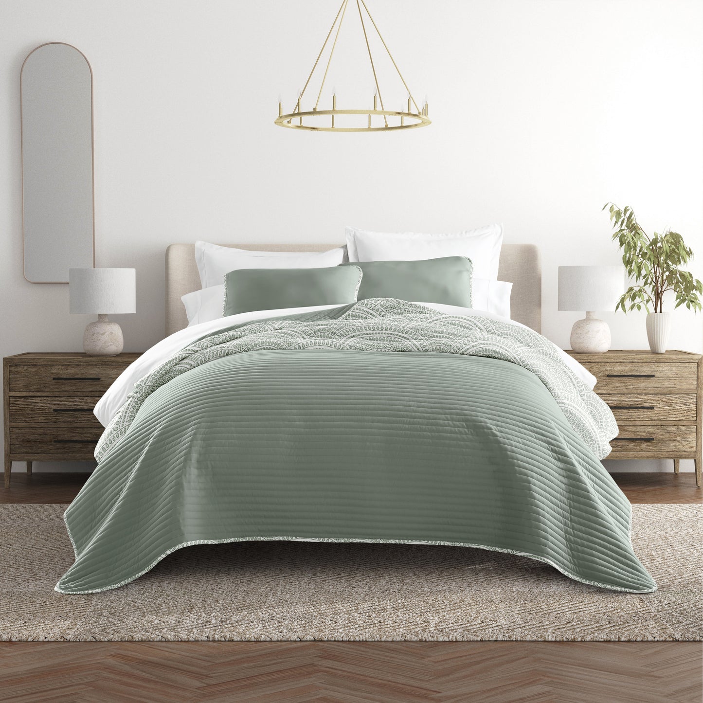 Scalloped Patterned Reversible Quilted Coverlet Set