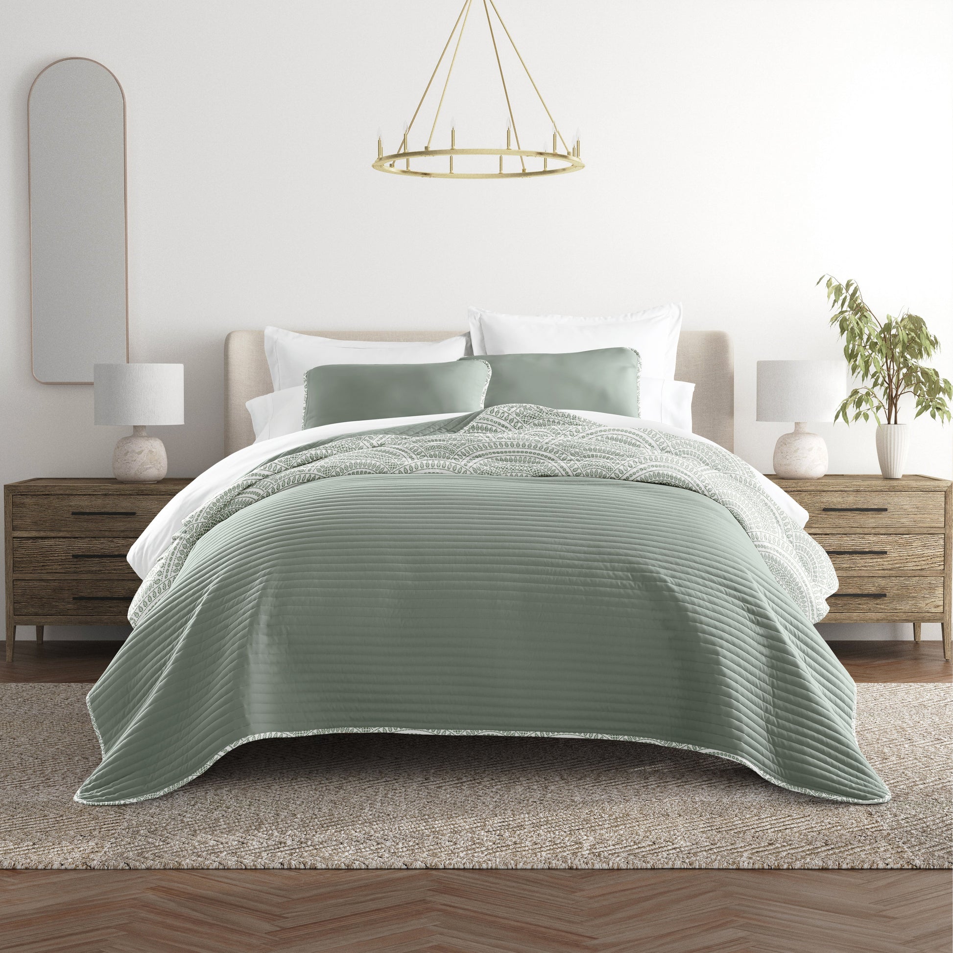 Scalloped Patterned Reversible Quilted Coverlet Set