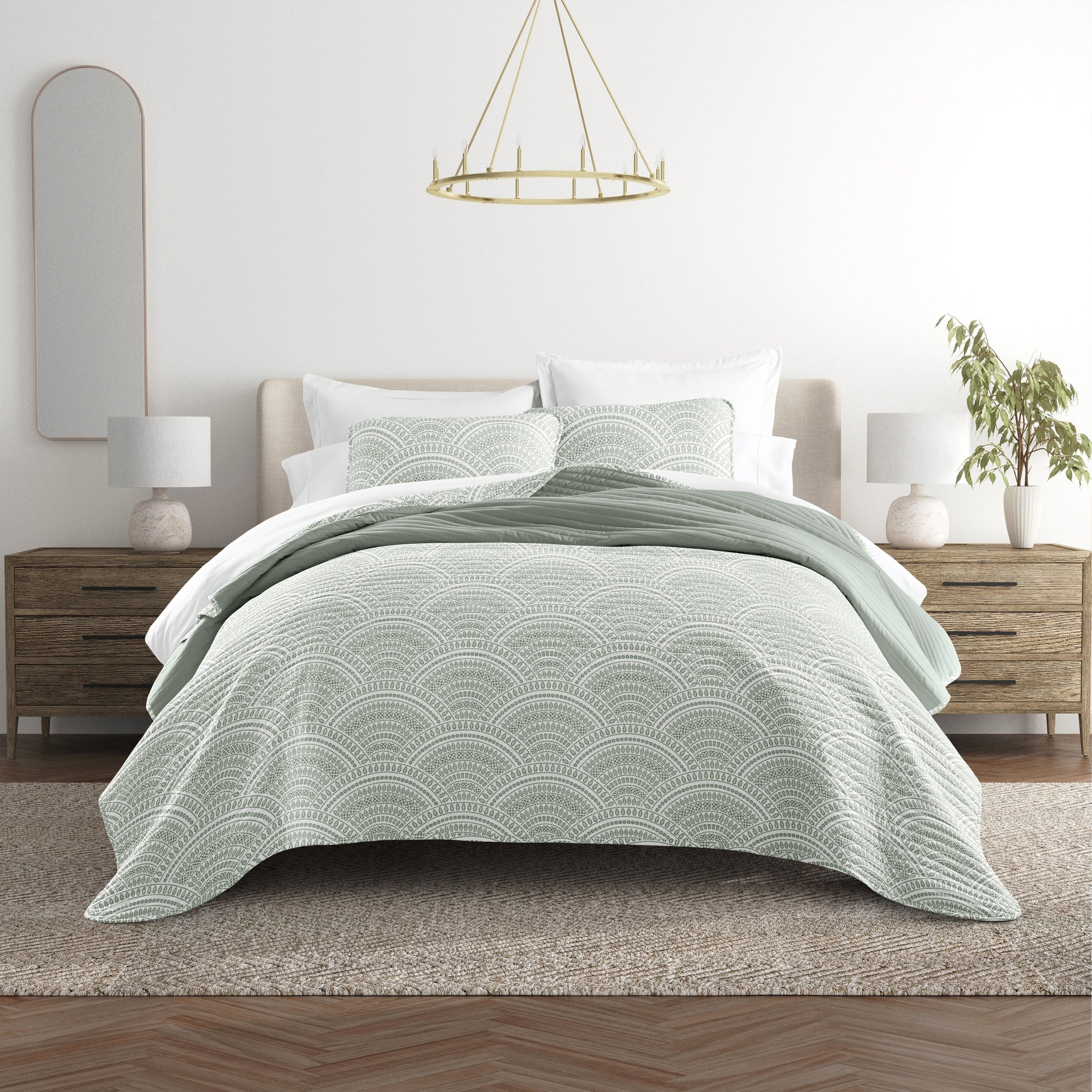 Scalloped Patterned Reversible Quilted Coverlet Set