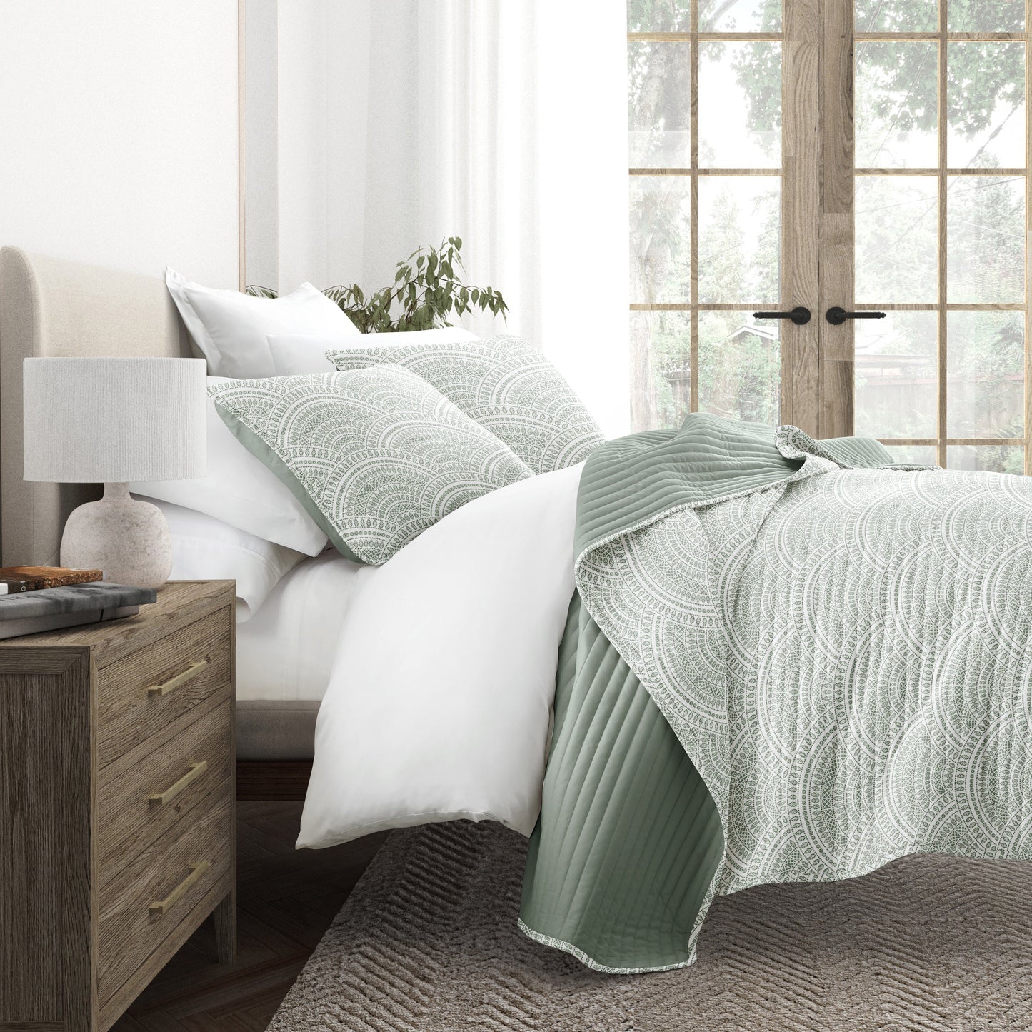 Scalloped Patterned Reversible Quilted Coverlet Set
