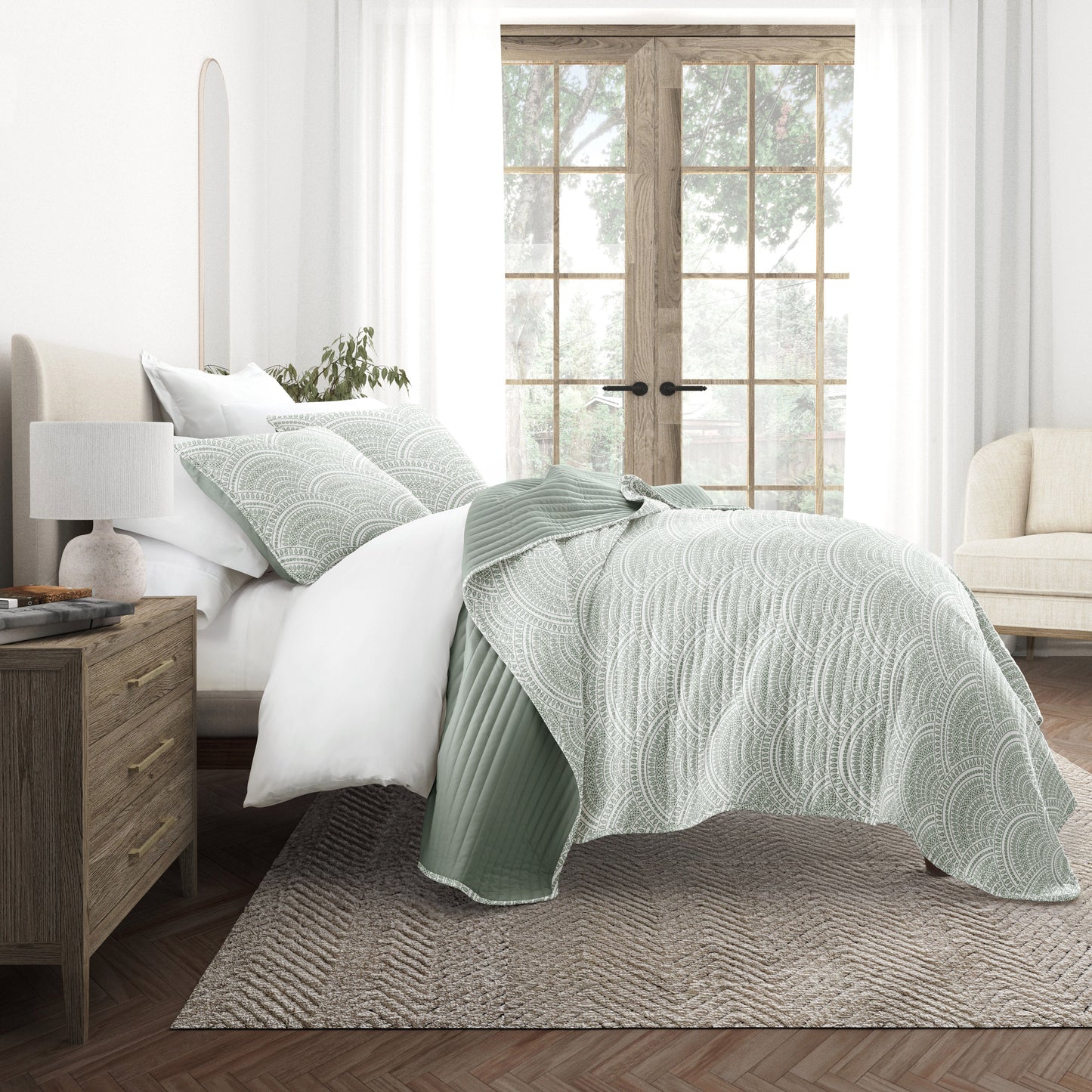 Scalloped Patterned Reversible Quilted Coverlet Set