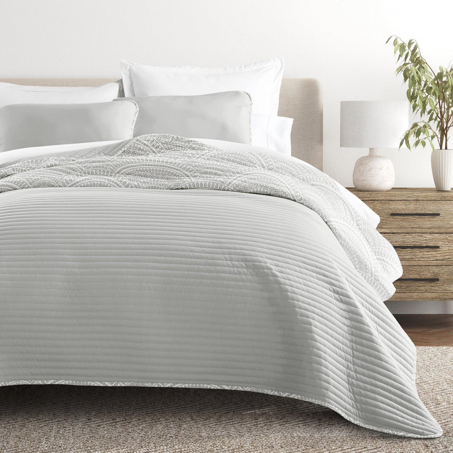 Scalloped Patterned Reversible Quilted Coverlet Set