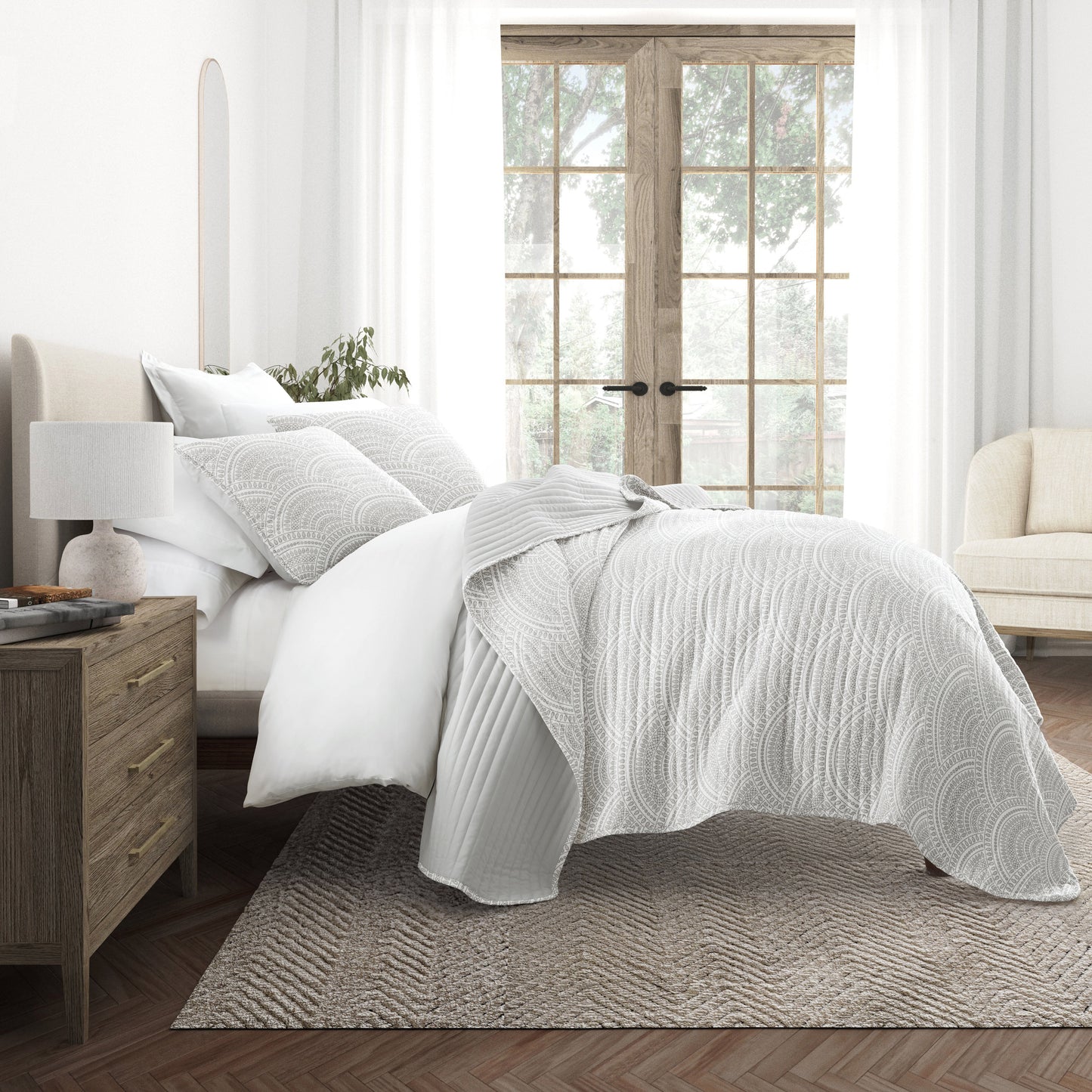 Scalloped Patterned Reversible Quilted Coverlet Set
