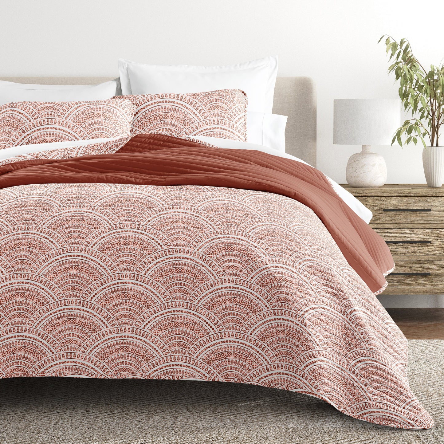 Scalloped Patterned Reversible Quilted Coverlet Set