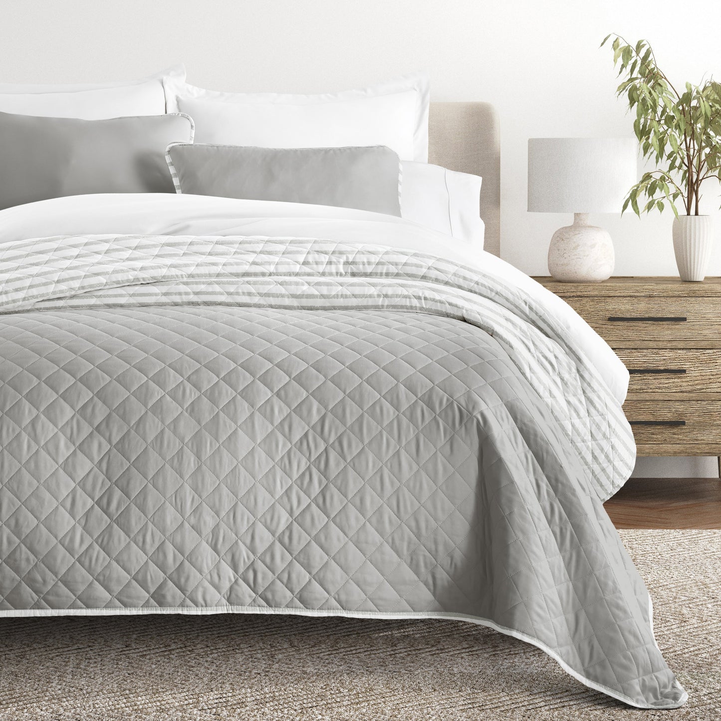Summer Stripes Patterned Reversible Quilted Coverlet Set