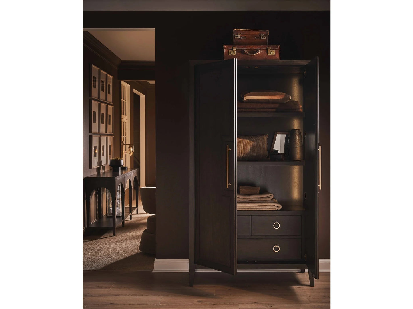 Universal - Fenwick Wardrobe