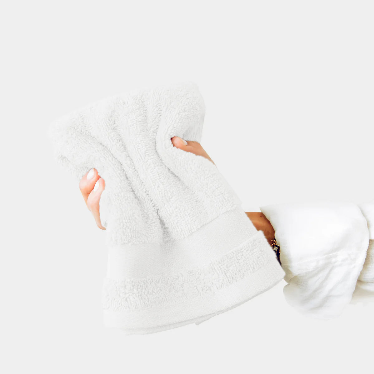 4-Pack 100% Cotton Hotel-Quality Hand Towels