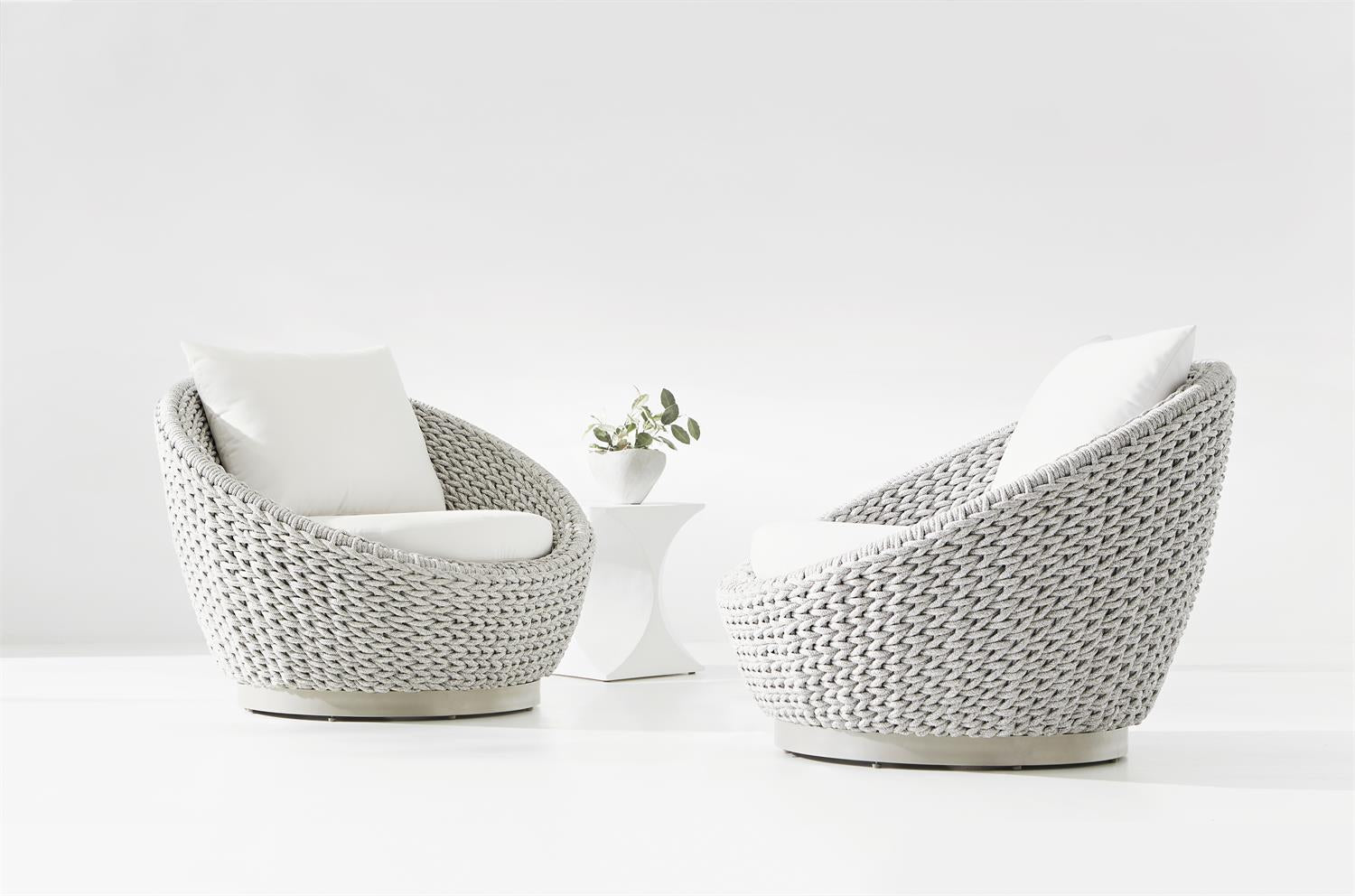 Bernhardt Savaii Outdoor Swivel Chair — O1402S