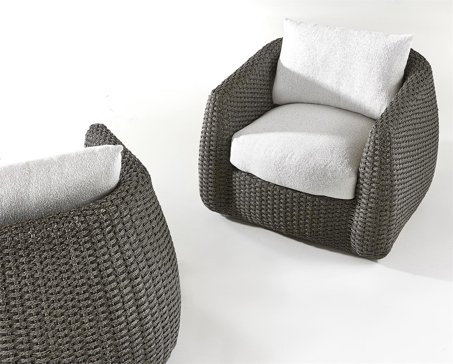 Bernhardt Sarene Outdoor Swivel Chair — O4472S