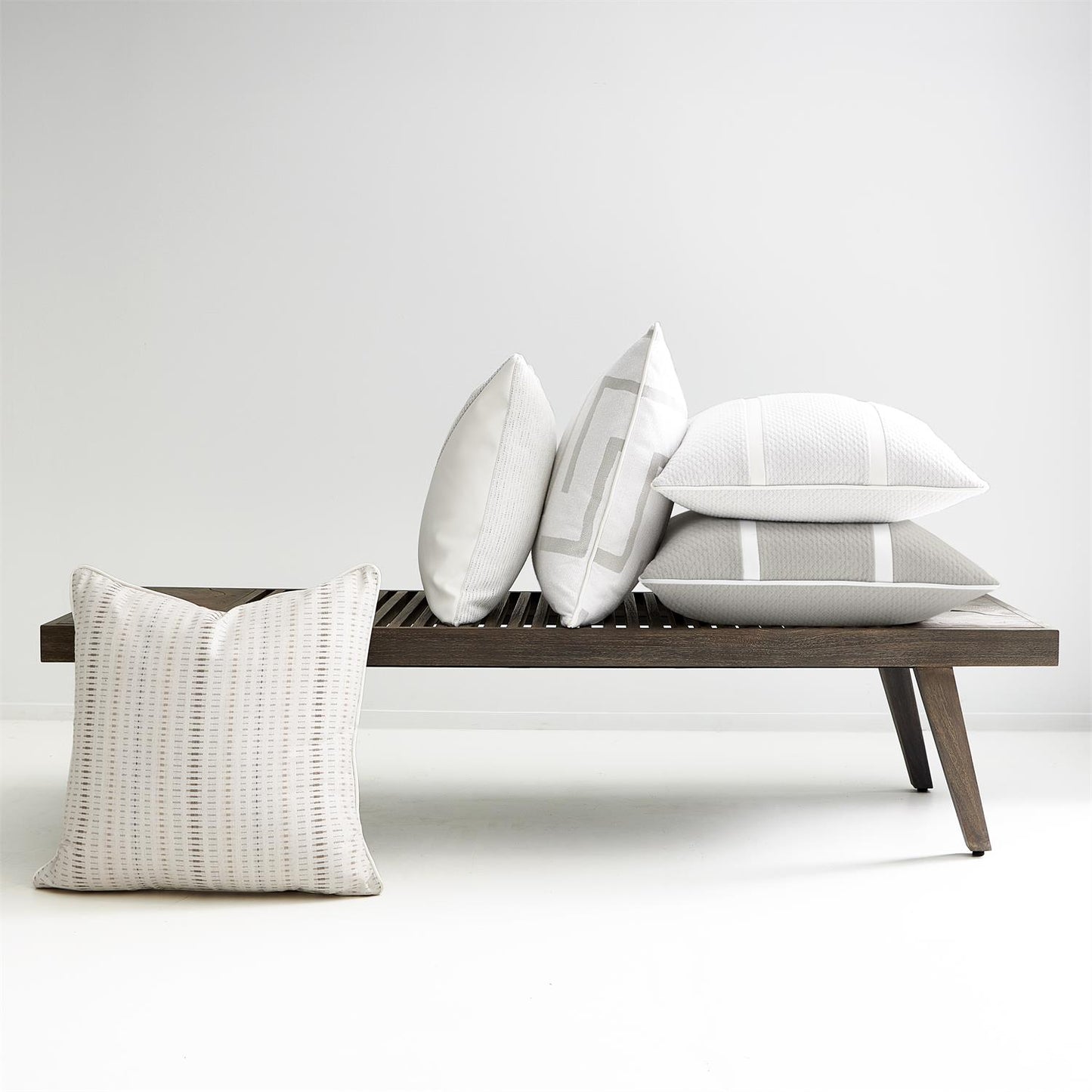 Bernhardt Madura Outdoor Bench — O9490O