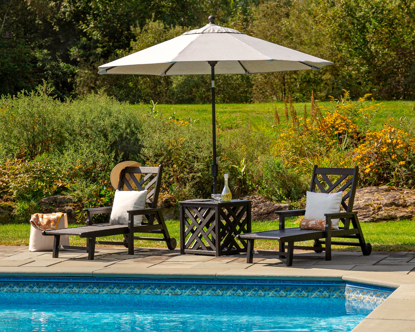 POLYWOOD Chippendale 3-Piece Chaise Set with Umbrella Stand Accent Table