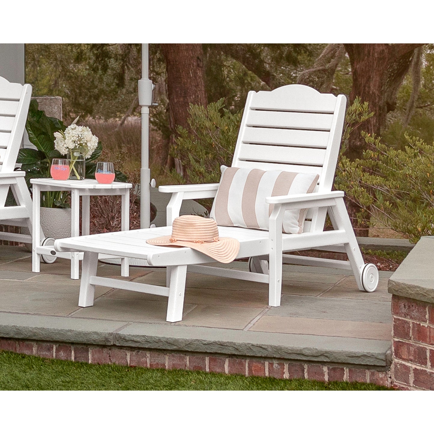 POLYWOOD Savannah Chaise with Arms and Wheels