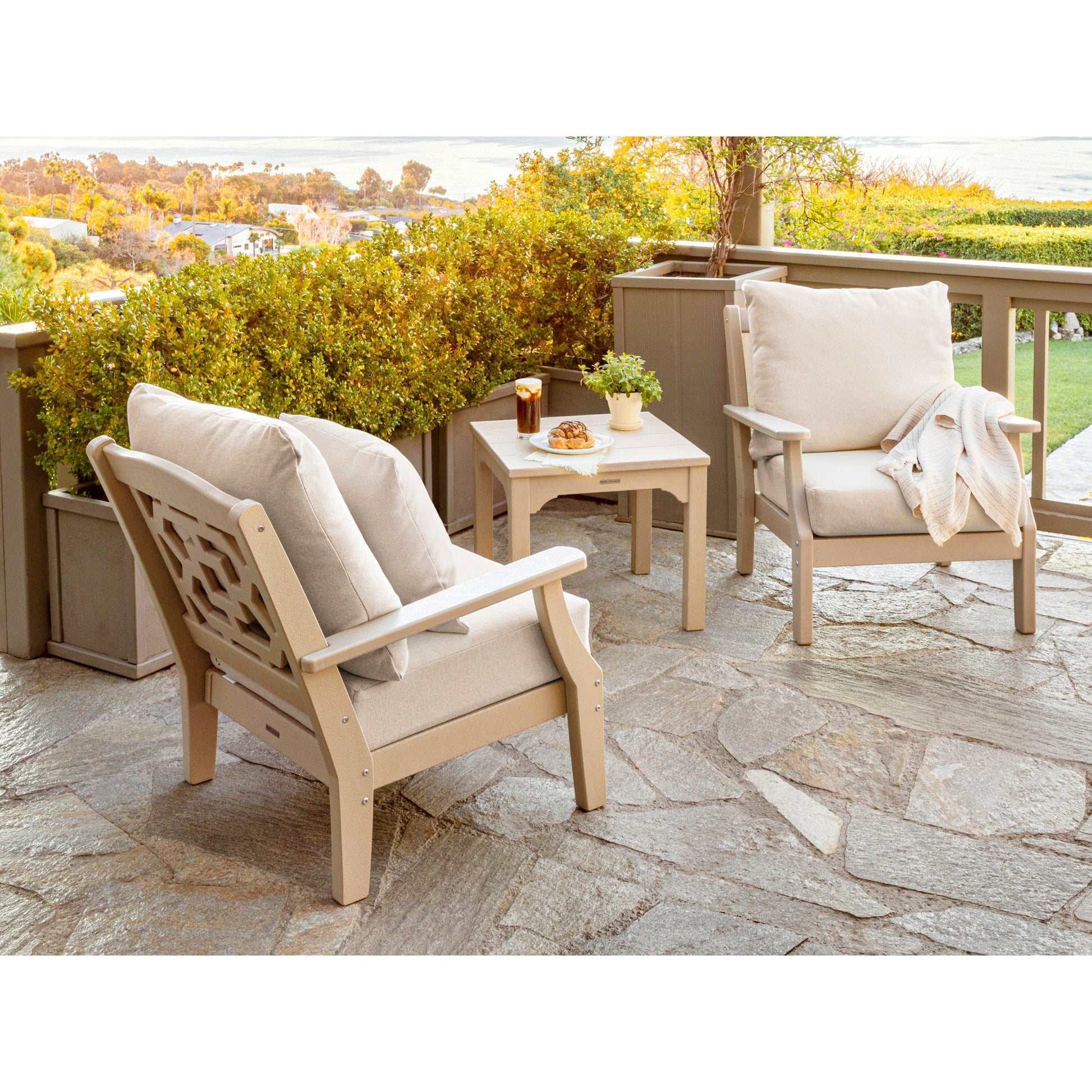 POLYWOOD Chinoiserie End Table