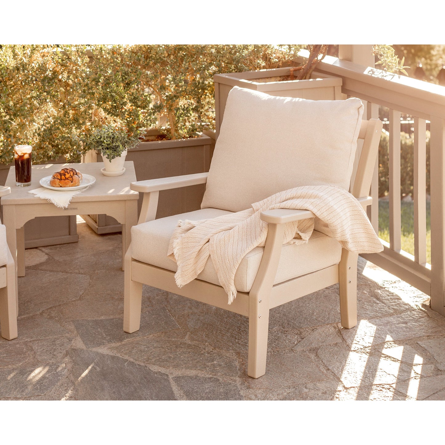 POLYWOOD Chinoiserie End Table