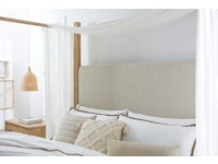 Hooker Furniture Bedroom Retreat Pole Rattan Cal King Upholstered Poster Bed w/Canopy