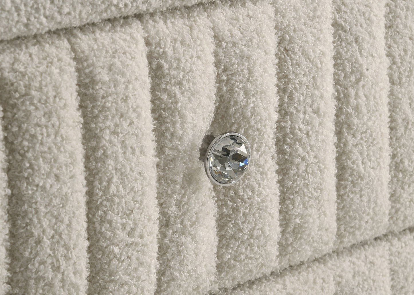 Sonya 5-piece Upholstered Queen Bedroom Set Ivory