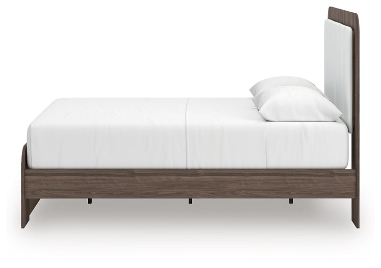 Kendanport Queen Upholstered Bed