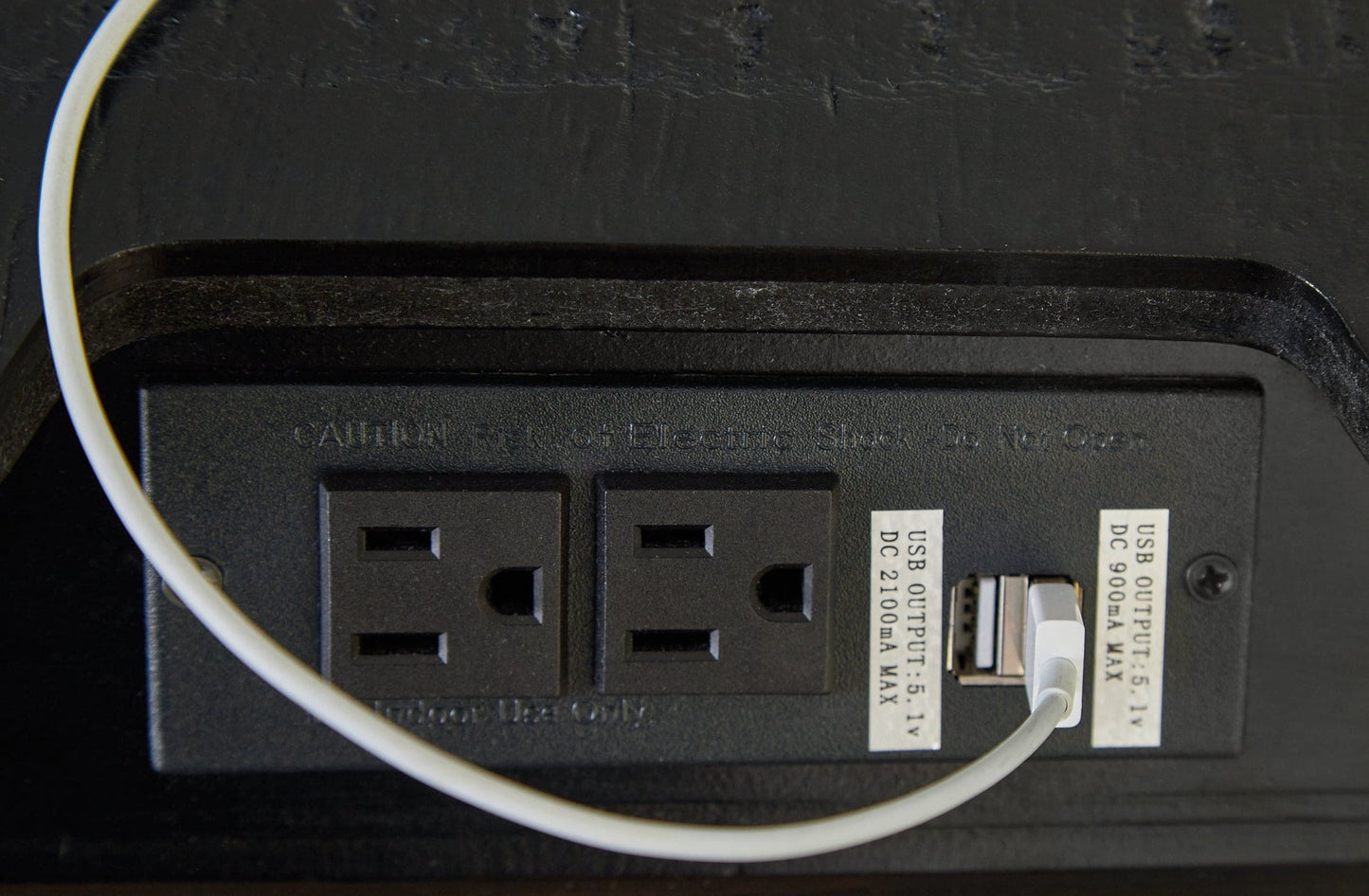 Londer King Panel Bed with Mirrored Dresser and Nightstand