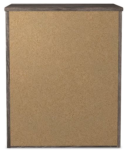 Ralinksi King Panel Bed with Mirrored Dresser, Chest and Nightstand