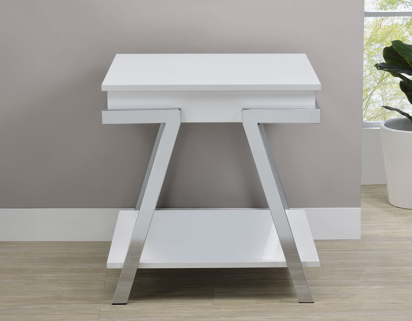 Zena

Lift-Top Cocktail Table, Castered
End Table
TV Stand