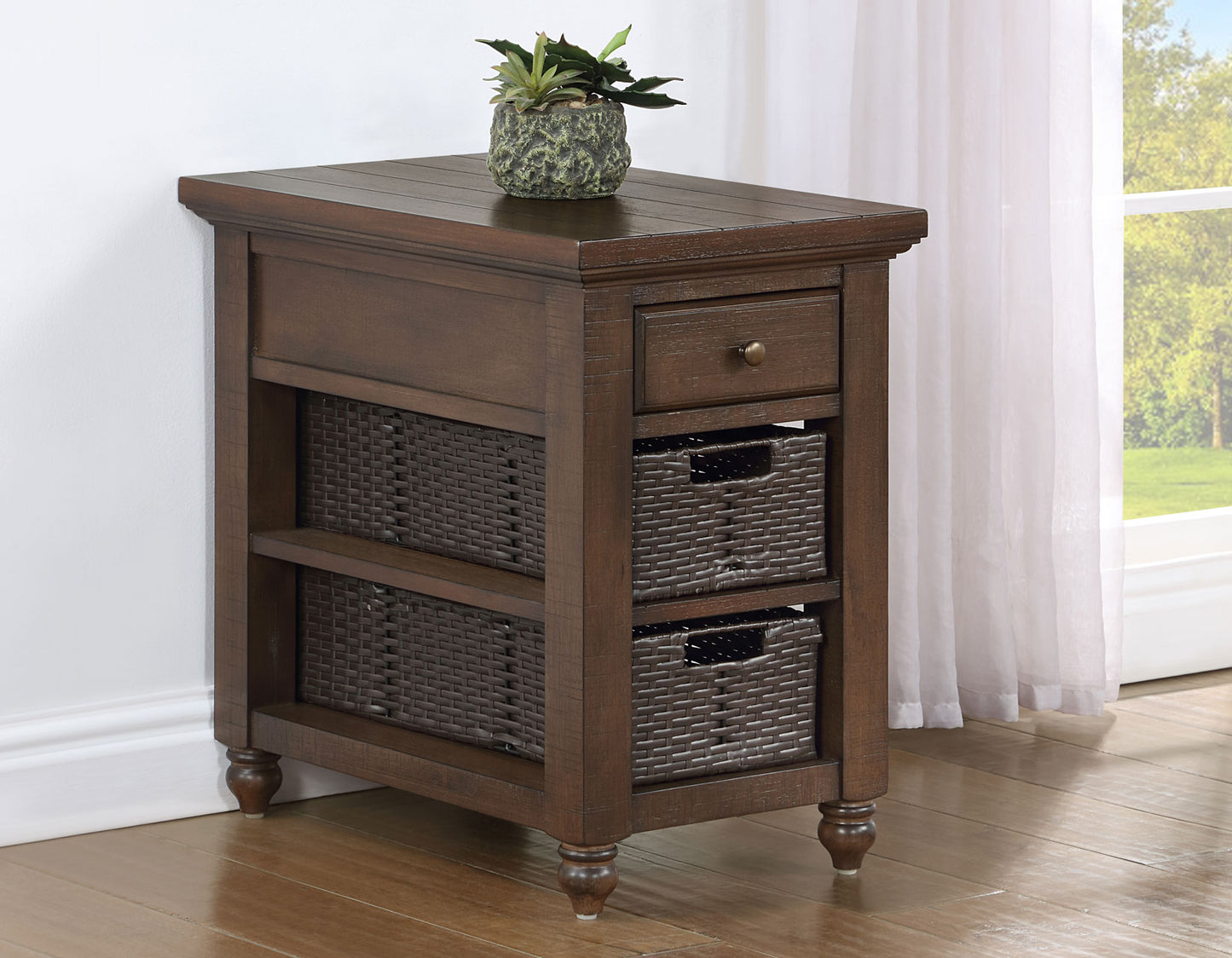 Oliver

Cocktail Table, Castered
End Table
Chairside End Table
Sofa Table