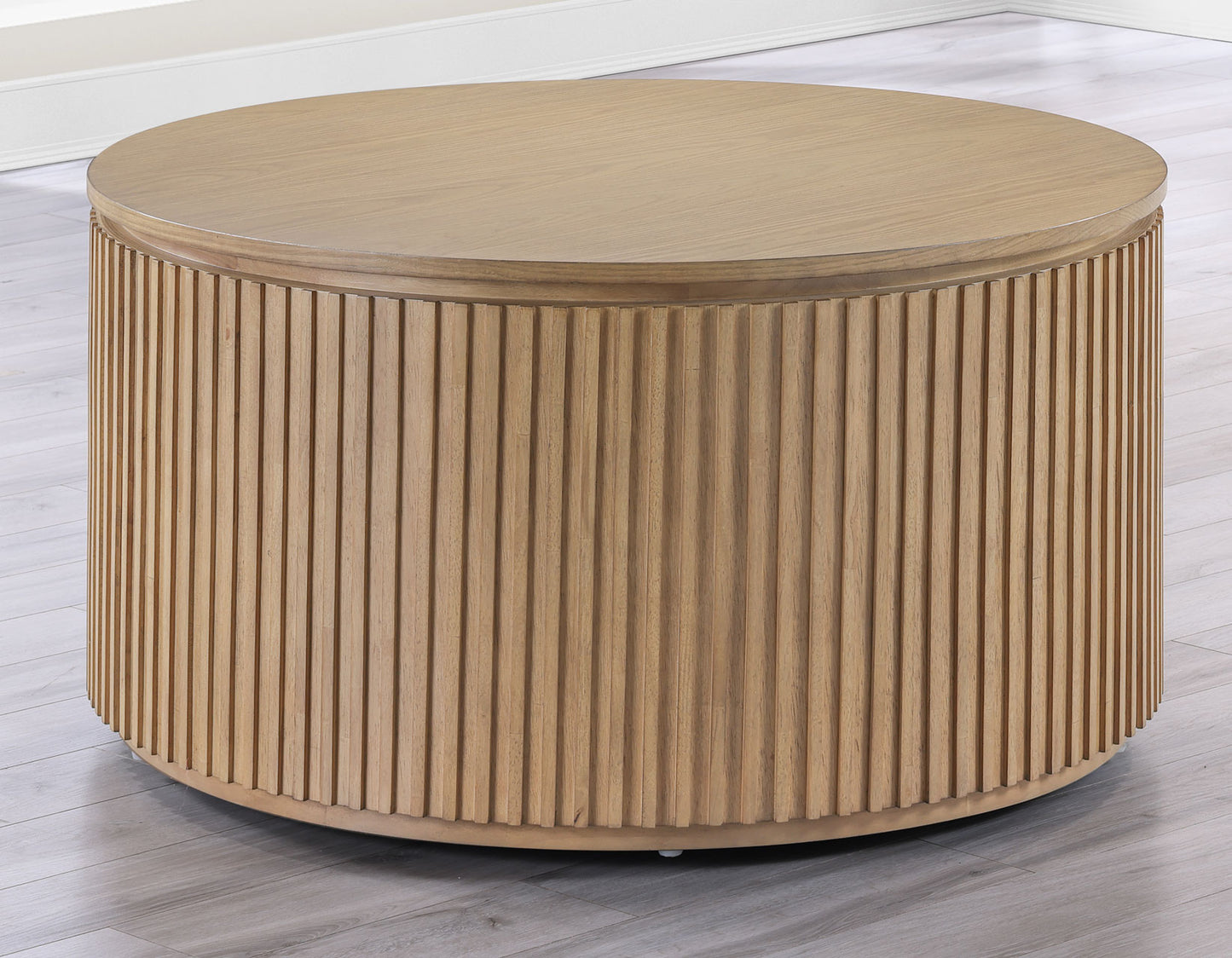 Colvin, Toffee

Cocktail Table, Castered
End Table