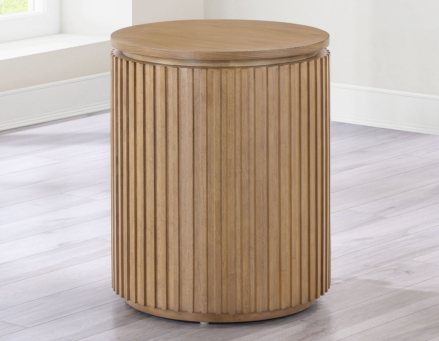 Colvin, Toffee

Cocktail Table, Castered
End Table
