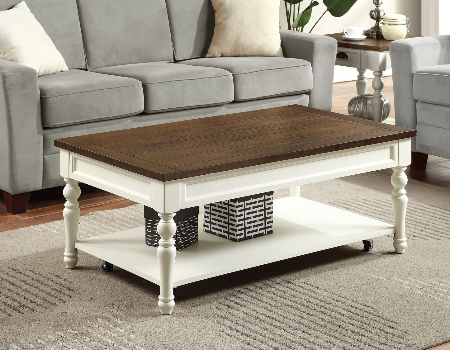 Joanna

Cocktail Table, Castered
End Table