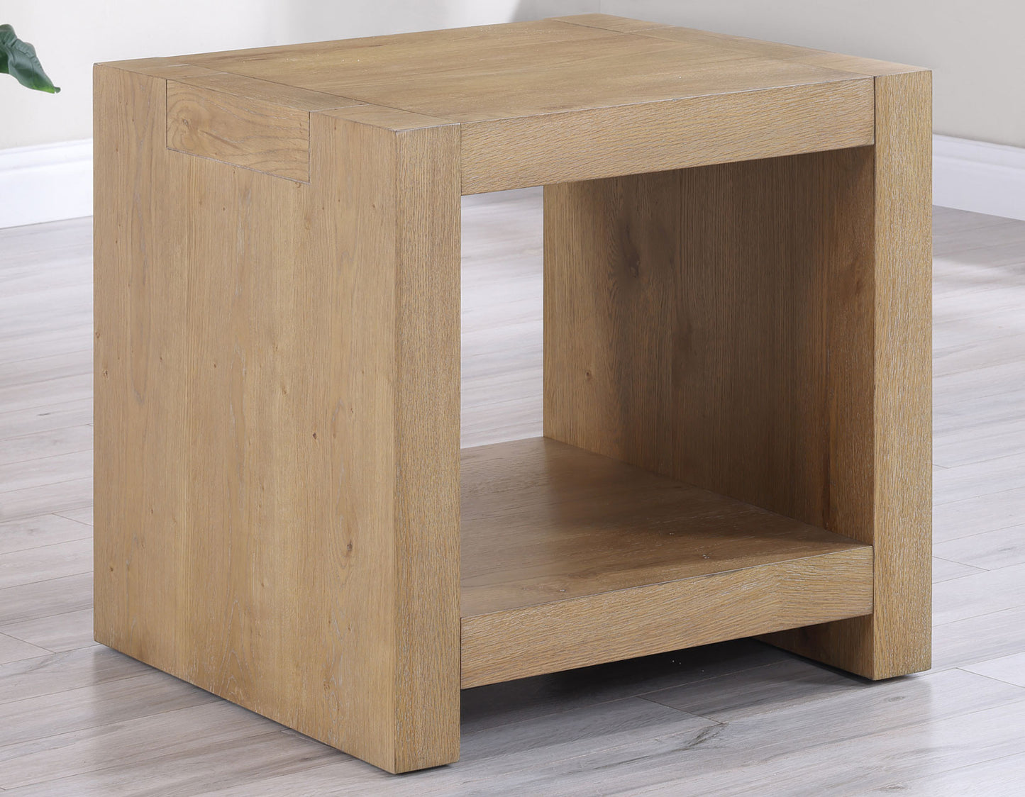 Aubrey, Driftwood

Cocktail Table
End Table