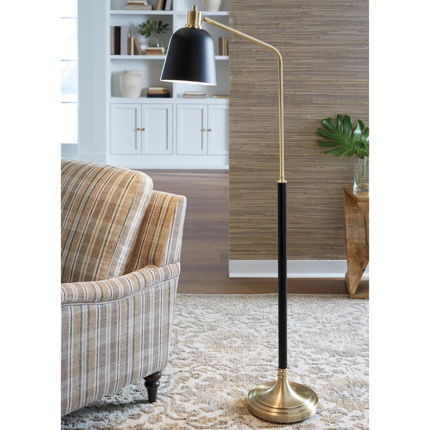 Ashley Express - Clairwell Metal Floor Lamp (1/CN)
