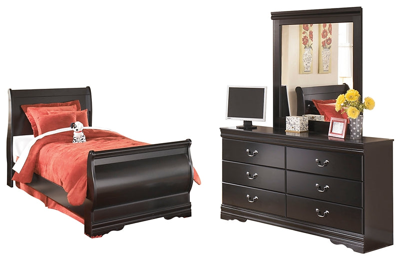 Huey Vineyard Twin Sleigh Bed with Mirrored Dresser